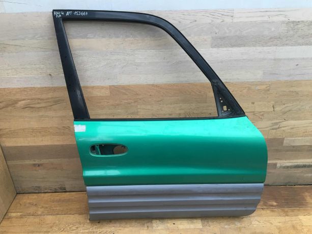 dver-peredniaia-pravaia-toyota-rav4-art-24585-big-0