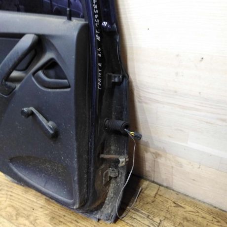 dver-zadniaia-lada-granta-defekt-art-25108-big-3