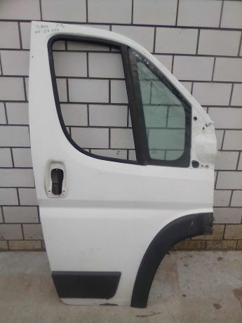 dver-peredniaia-pravaia-peugeot-boxer-art-26500-big-0