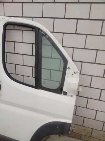 dver-peredniaia-pravaia-peugeot-boxer-art-26500-big-1