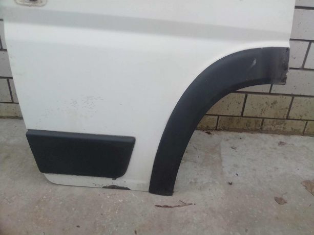 dver-peredniaia-pravaia-peugeot-boxer-art-26500-big-3