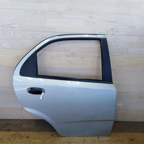 dver-zadniaia-pravaia-chevrolet-aveo-t200-sedan-art-29750-big-0