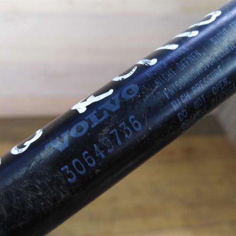 amortizator-kapota-volvo-xc90-upor-art-30092-big-2