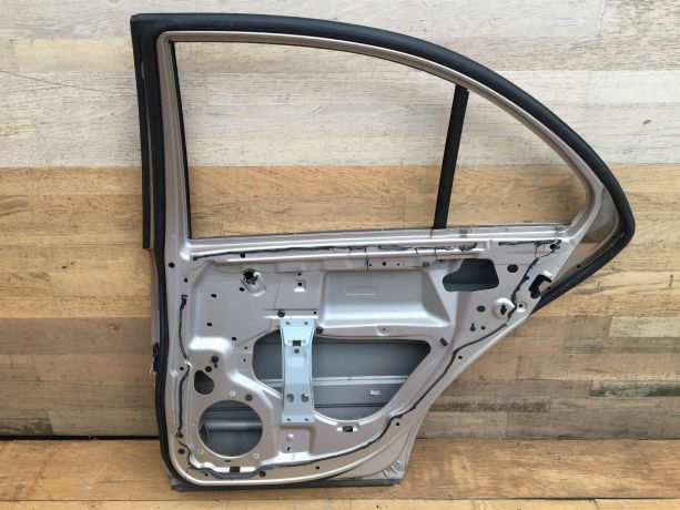 dver-zadniaia-pravaia-mercedes-w203-do-rest-art-33507-big-2