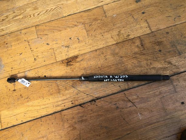 amortizator-kapota-upor-kapota-mercedes-w203-do-rest-art-33554-big-0