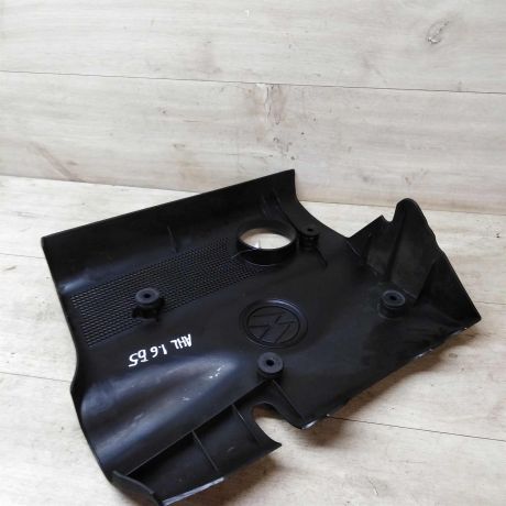 kryska-dvigatelia-dekorativnaia-16-ahl-volkswagen-passat-b5-art-33737-big-1