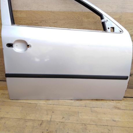 dver-peredniaia-pravaia-skoda-octavia-tour-art-34462-big-0