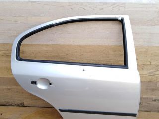 dver-zadniaia-pravaia-skoda-octavia-tour-defekt-art-34711