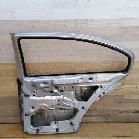 dver-zadniaia-pravaia-skoda-octavia-tour-defekt-art-34711-big-3