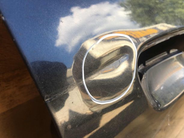 dver-peredniaia-pravaia-audi-a4-b5-2000-gv-defekty-art-35610-big-3