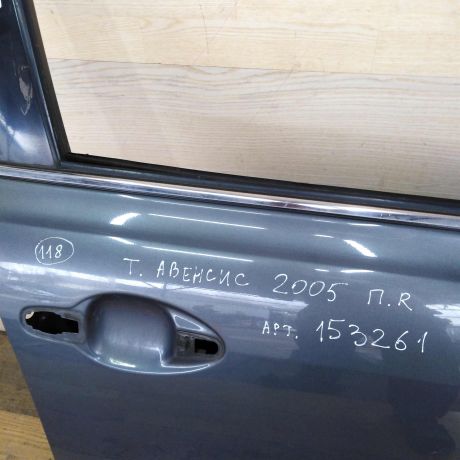 dver-peredniaia-pravaia-toyota-avensis-t25-art-39858-big-2