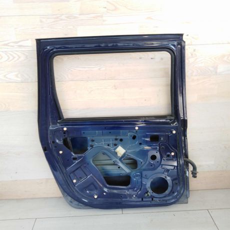 dver-zadniaia-levaia-lada-largus-defekt-vmiatiny-art-49997-big-7