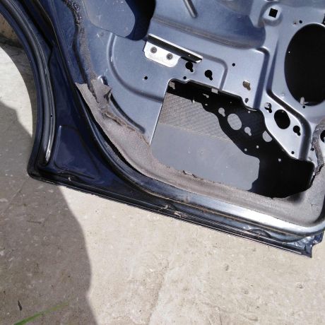 dver-zadniaia-levaia-ford-mondeo-3-sedan-defekt-art-51677-big-3