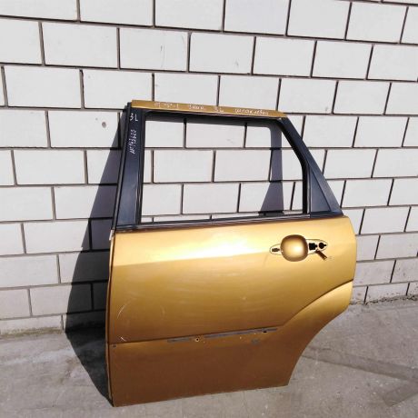dver-zadniaia-levaia-ford-focus-1-universal-defekt-art-51686-big-0