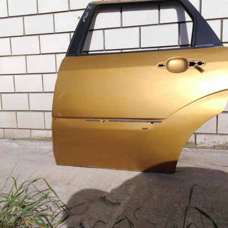 dver-zadniaia-levaia-ford-focus-1-universal-defekt-art-51686-big-3