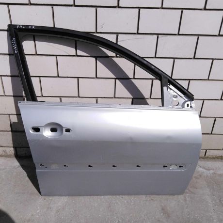 dver-peredniaia-pravaia-renault-megane-2-defekt-art-51762-big-0