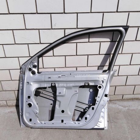 dver-peredniaia-pravaia-renault-megane-2-defekt-art-51762-big-2