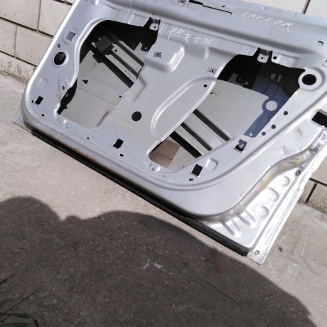 dver-peredniaia-pravaia-renault-megane-2-defekt-art-51762-big-5