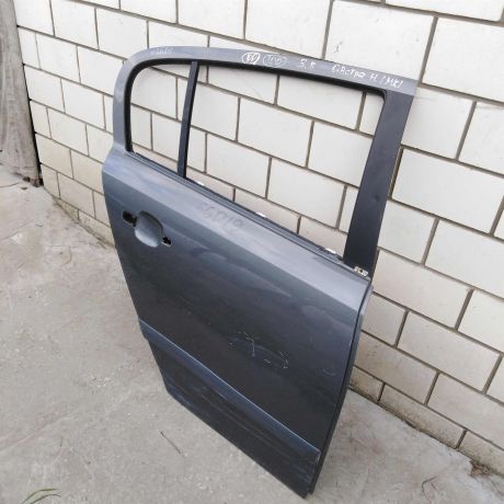 dver-zadniaia-pravaia-opel-astra-h-xetcbek-carapiny-art-51800-big-1
