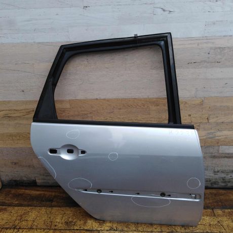 dver-zadniaia-pravaia-renault-scenic-2-defekt-art-52031-big-0