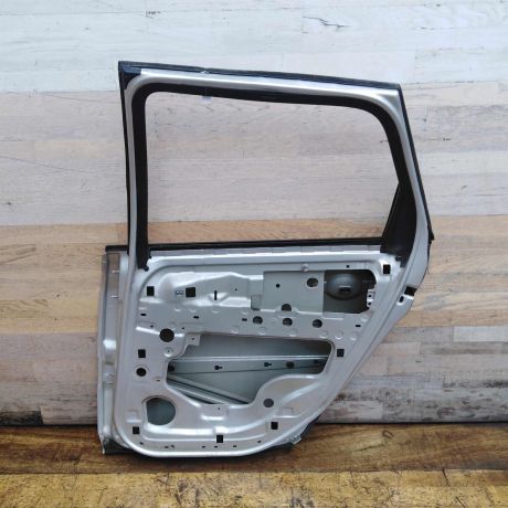 dver-zadniaia-pravaia-renault-scenic-2-defekt-art-52031-big-8