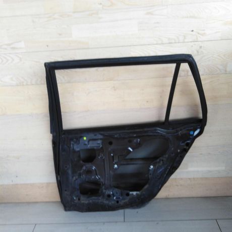 dver-zadniaia-pravaia-mitsubishi-lancer-9-universal-05gv-defekt-art-52401-big-5