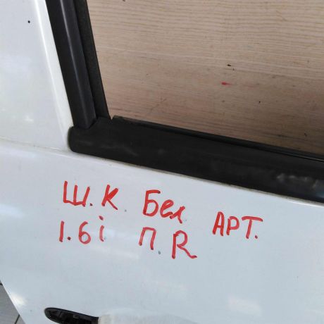 dver-peredniaia-pravaia-skoda-octavia-tour-do-rest-art-52628-big-2