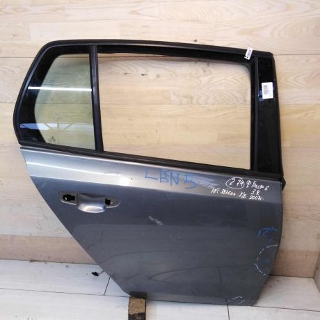 dver-zadniaia-pravaia-volkswagen-golf-6-xetcbek-defekt-art-56731-big-0