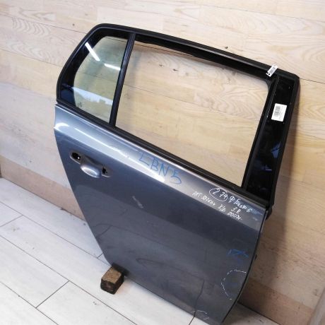 dver-zadniaia-pravaia-volkswagen-golf-6-xetcbek-defekt-art-56731-big-2