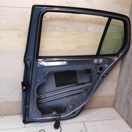 dver-zadniaia-pravaia-volkswagen-golf-6-xetcbek-defekt-art-56731-big-8