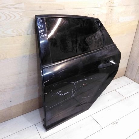 dver-zadniaia-levaia-ford-focus-3-xetcbek-sedan-defekt-art-60213-big-0