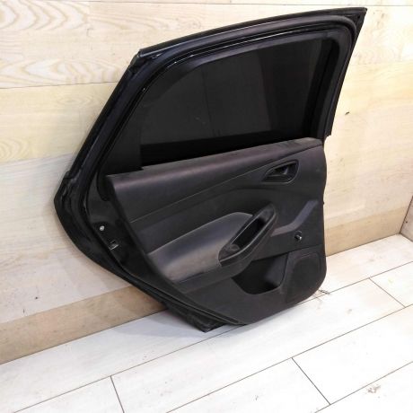 dver-zadniaia-levaia-ford-focus-3-xetcbek-sedan-defekt-art-60213-big-2