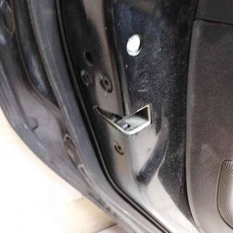 dver-zadniaia-levaia-ford-focus-3-xetcbek-sedan-defekt-art-60213-big-4