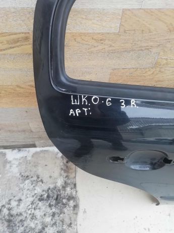 dver-zadniaia-pravaia-defekt-skoda-octavia-tour-sniat-molding-art-62045-big-1