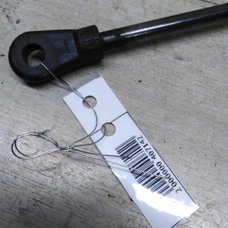 amortizator-kapota-audi-a4-b5-art-62821-big-1