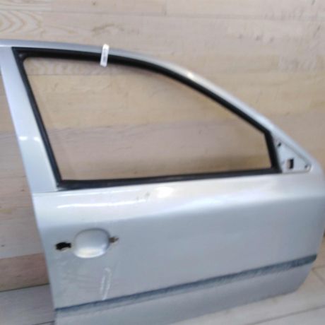 dver-peredniaia-pravaia-skoda-octavia-tour-defekt-art-65851-big-0