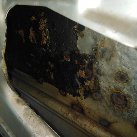 dver-peredniaia-pravaia-skoda-octavia-tour-defekt-art-65851-big-1