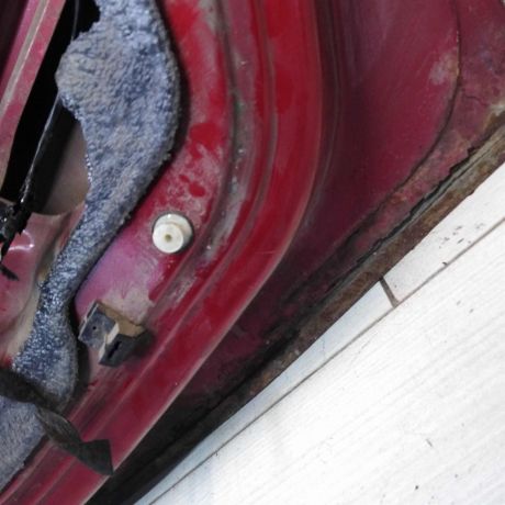 dver-zadniaia-pravaia-ford-focus-1-universal-defekty-art-66069-big-1