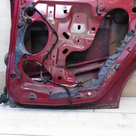 dver-zadniaia-pravaia-ford-focus-1-universal-defekty-art-66069-big-6