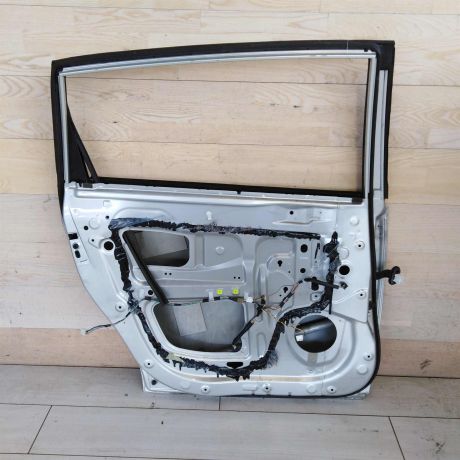 dver-zadniaia-levaia-toyota-corolla-verso-i-restailing-art-67451-big-2