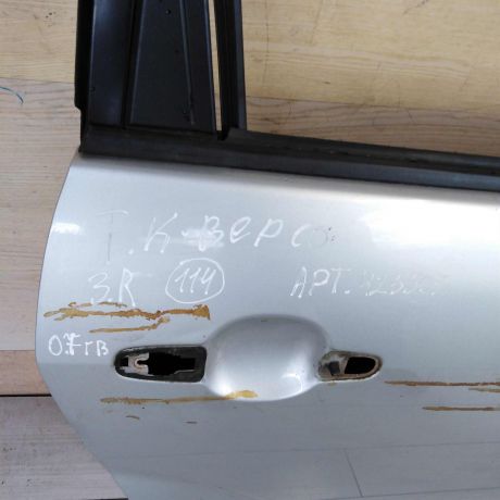 dver-zadniaia-pravaia-toyota-corolla-verso-i-restailing-art-67474-big-2