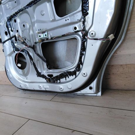 dver-zadniaia-pravaia-toyota-corolla-verso-i-restailing-art-67474-big-7