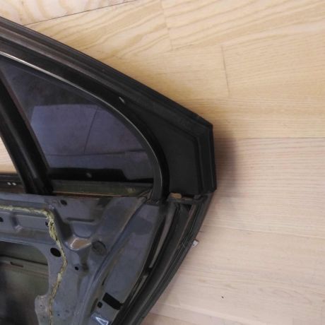 dver-zadniaia-pravaia-nissan-primera-p12-defekty-na-foto-sedan-art-73616-big-4