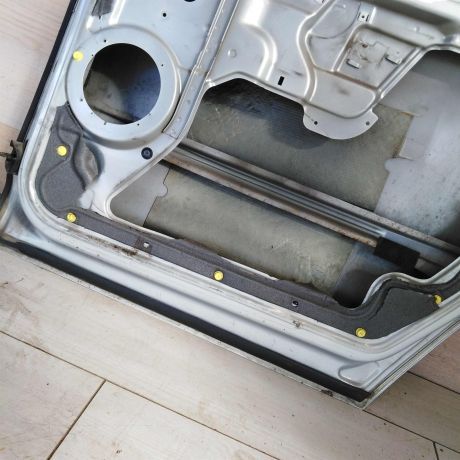 dver-zadniaia-pravaia-ford-galaxy-volkswagen-sharan-seat-alhambra-i-defekty-na-foto-art-74401-big-1