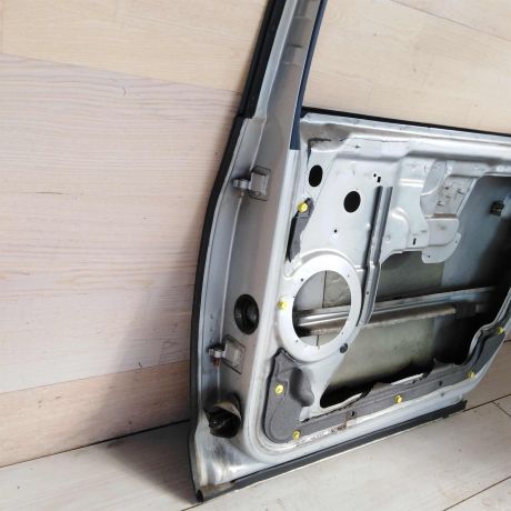 dver-zadniaia-pravaia-ford-galaxy-volkswagen-sharan-seat-alhambra-i-defekty-na-foto-art-74401-big-9