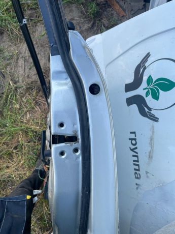 dver-peredniaia-pravaia-toyota-corolla-e120-xetcbek-art-79008-big-8