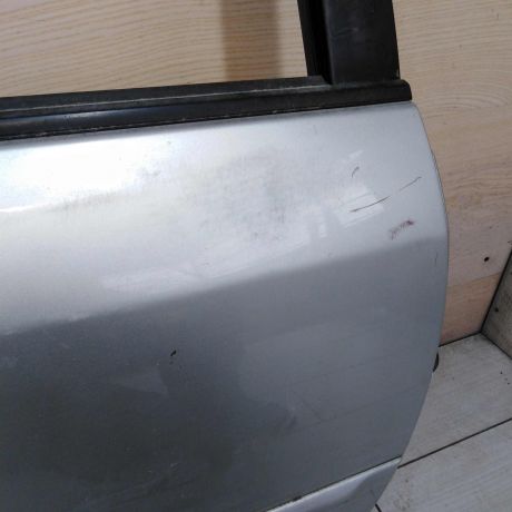 dver-zadniaia-pravaia-toyota-corolla-e120-xetcbek-art-79009-big-1