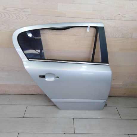 dver-zadniaia-pravaia-opel-astra-h-art-83893-big-0