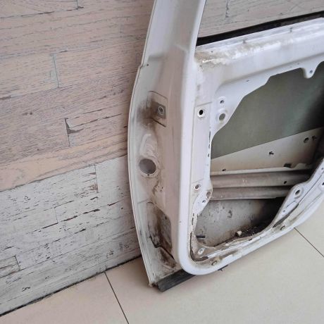 dver-zadniaia-pravaia-volkswagen-golf-4-universal-art-84312-big-1