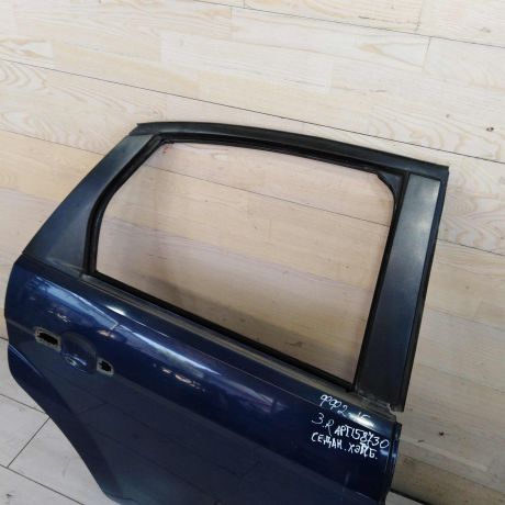 dver-zadniaia-pravaia-ford-focus-2-restailing-art-87287-big-7